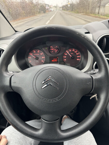Руль Citroen Berlingo 2010 г.  1.6 л дизель