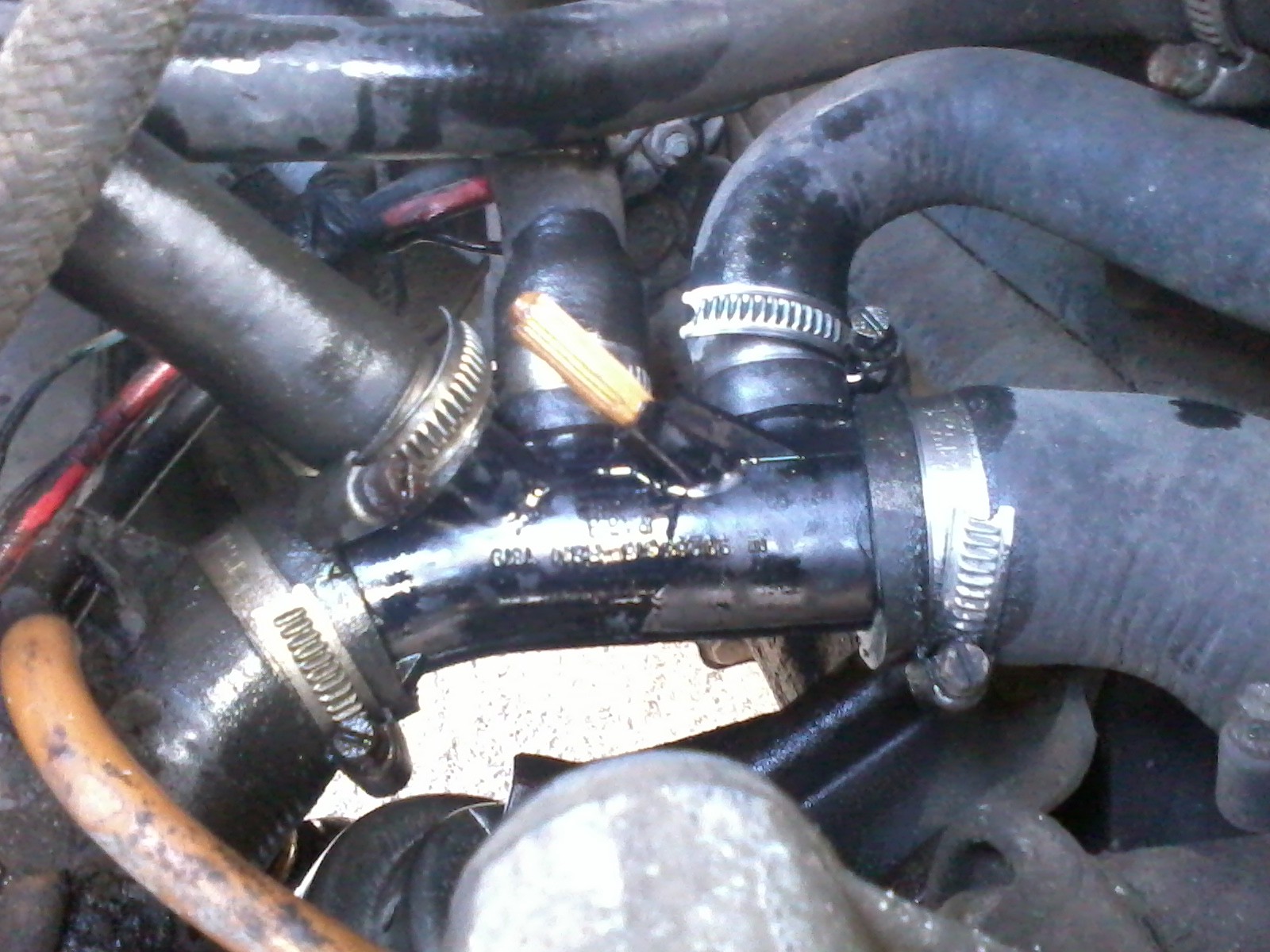 Тройник системы охлаждения 1336907   Opel Omega, Opel Vectra