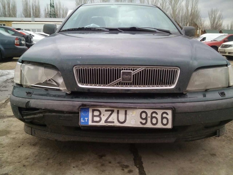 Бампер передний Volvo S40 1998 г.  2.0 л бензин Херсон