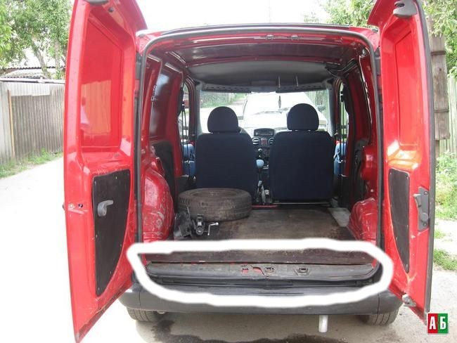 Накладка багажника Fiat Doblo  2005 1.9 Дизель Луцк
