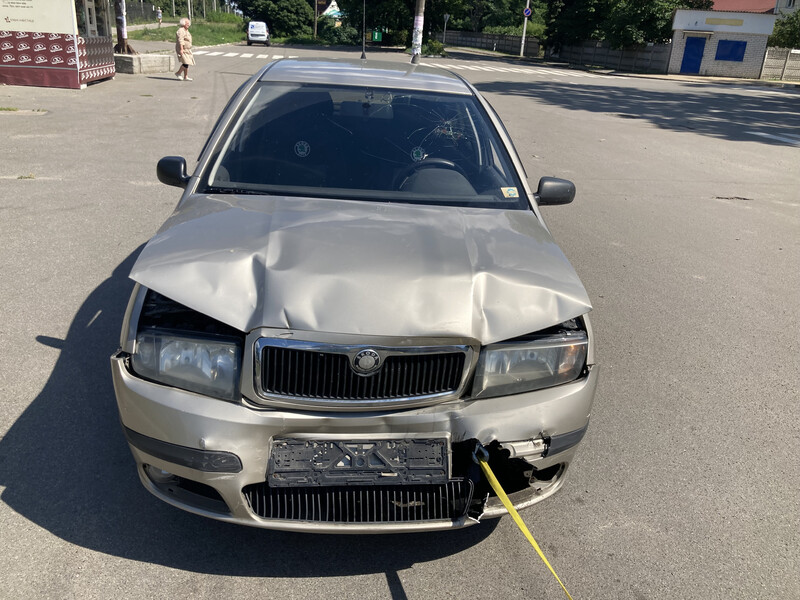 Капот Skoda Fabia  2005 хэтчбек 1.2 Бензин Немешаево