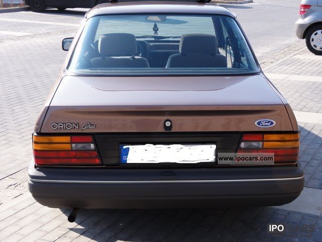 Фонарь задний левый Ford Orion седан 1989 1.4 Бензин Киев
