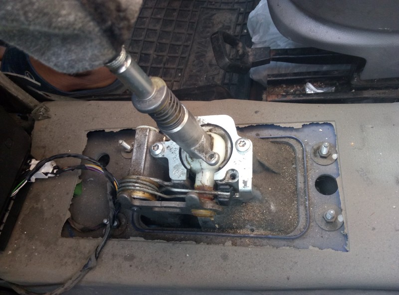 Кулиса в сборе 1T0711049AB   Volkswagen Caddy