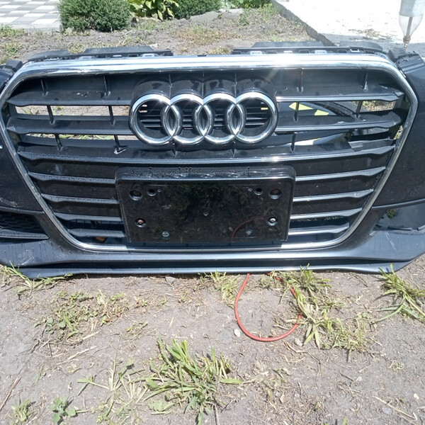Решетка радиатора Audi A4 B8 2014 г.  3.0 л бензин Львов