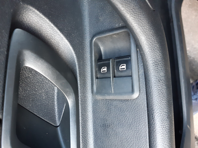 Кнопки стеклоподъемников (родительская дверь) Skoda Fabia 2  2011 хэтчбек 1.4 Бензин Киев