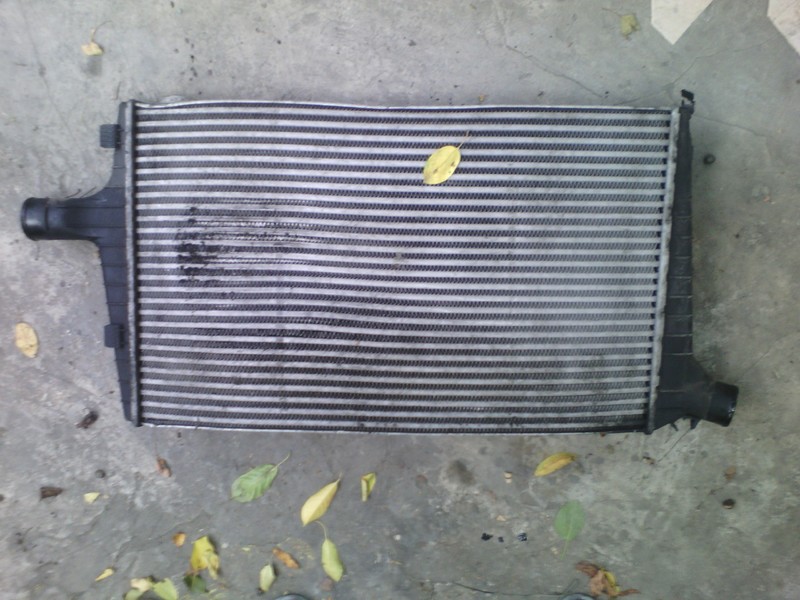 Радиатор интеркулера 4B0145805A   Audi A6