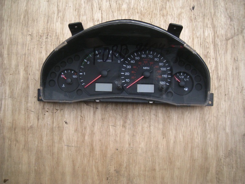 Щиток приборов Ford Transit 2003 г.  2.4 л дизель Чаплинка