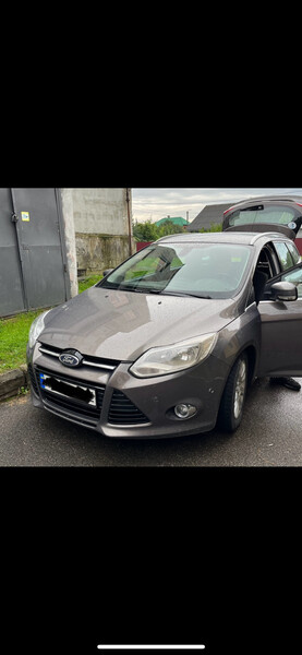 Бампер передний Ford Focus 3 универсал 2013 г.