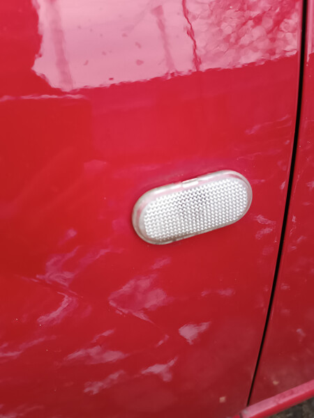 Скло поворотника бічного Renault Logan Dachia 2009 1.3 Бензин Киев