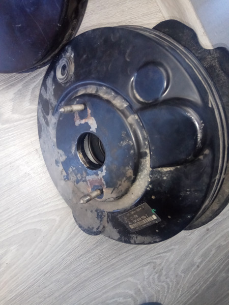 Вакуумний насос Volkswagen Bora  2000 2.0 Бензин 