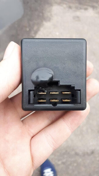 Реле Toyota Crown Deluxe 1980 2.0 Бензин Киев