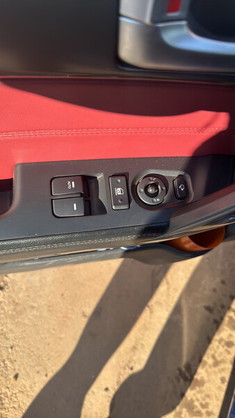 Кнопки стеклоподъемника Kia Cerato  2007 купе 2.0 Бензин 