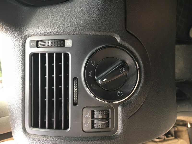 Повітрозабірник Volkswagen Bora  2002 1.6 Бензин 