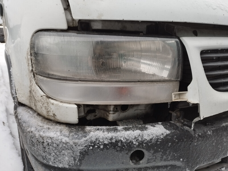 Фара передняя левая Opel Movano 2001 г.  2.2 л дизель