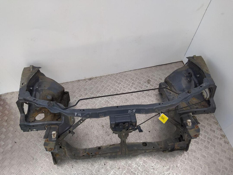 Телевизор с лонжеронами и брызговиками Nissan Primera P12  2005 1.6 Бензин Измаил