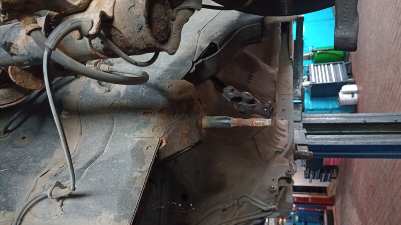 Болт крепления подрамника передний Infiniti FX 35  2006 3.5 Бензин 