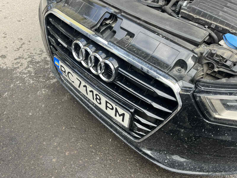 Ришітка радіатоа Audi A3  2016 купе 1.8 Бензин Ивано-Франковск