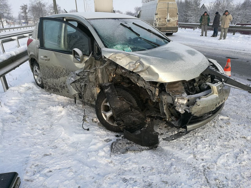 Двері передні праві Nissan Tiida C11  2008 хетчбек 1.6 Бензин 