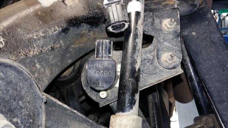 Датчик положения кузова (света фар) задний левый Subaru Outback  2010 універсал 2.5 Бензин 