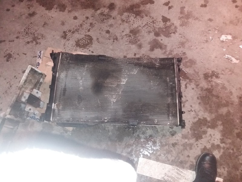 Радиатор Opel Vivaro 2003 г.  2.5 л дизель Киев