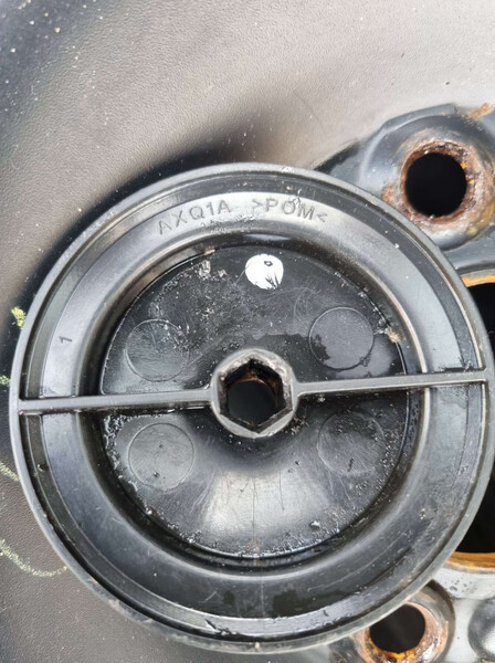 Кріплення запасного колеса Ford Focus  2011 універсал 1.6 Бензин 