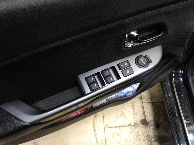 Блок управления стеклоподъемниками Kia Rio 3 2012 г.  1.6 л бензин Киев
