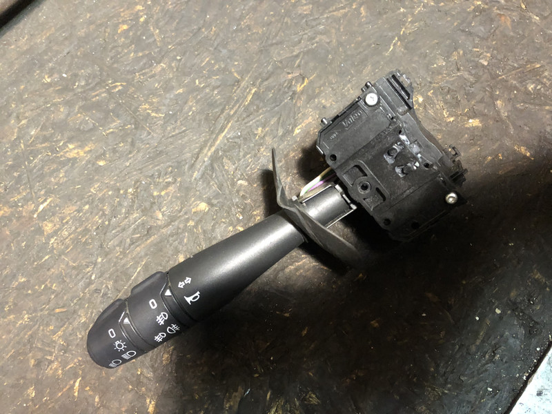 Подрулевой переключатель Renault Duster 2012 г.  1.6 л бензин Харьков