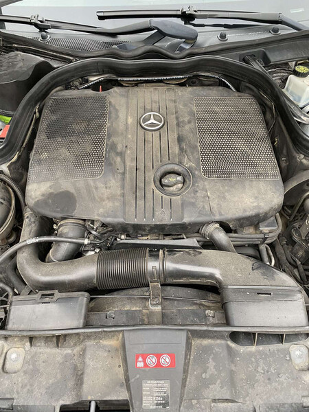Крышка мотора Mercedes-Benz E-Class  2011 2.2 Дизель Киев