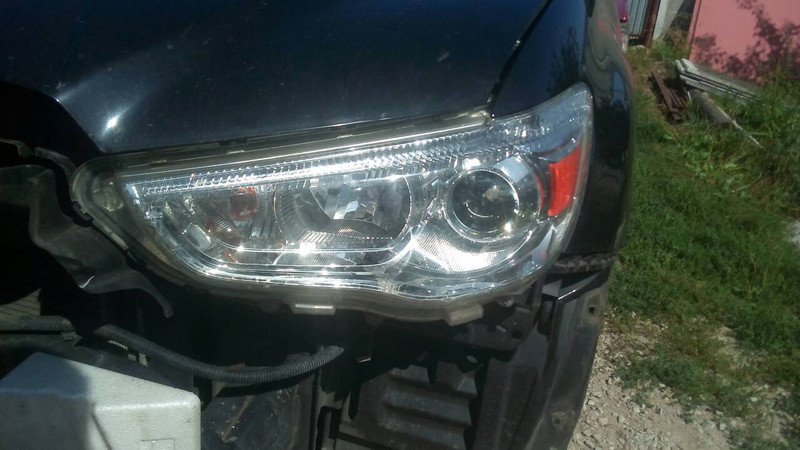 Фара передняя правая Mitsubishi ASX  2010 1.6 Бензин Киев