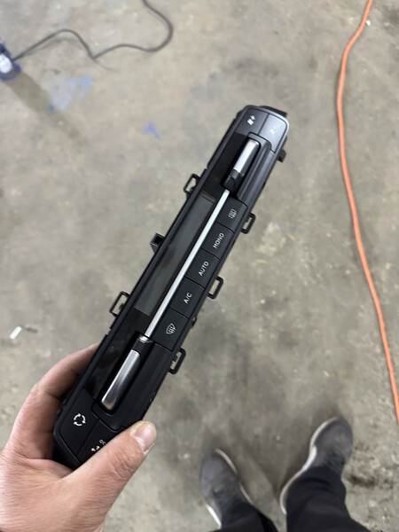 Блок управління клімат-контролем Citroen SpaceTourer  2018 2.0 Дизель 