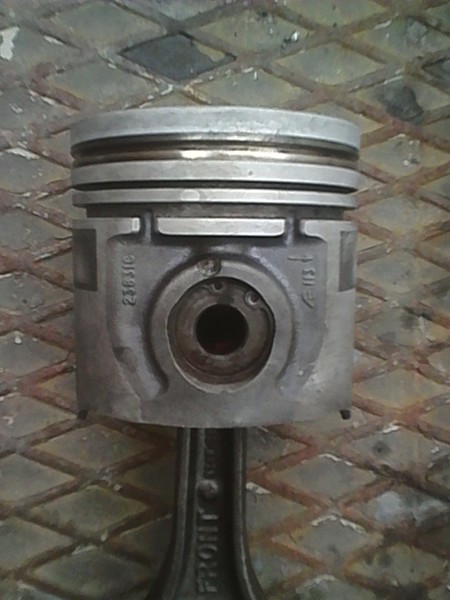 Поршень Ford Transit  1999 2.5 Дизель 