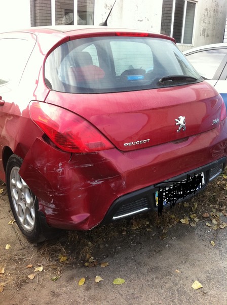 Задний бампер, фонарь задний левый Peugeot 308  2008 хетчбек 1.6 Бензин 