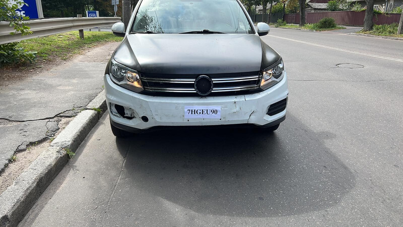 Заглушка противотуманной фары правая Volkswagen Tiguan  2014 2.0 Бензин Житомир