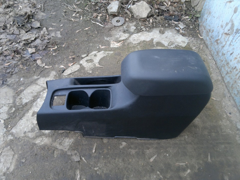 Подлокотник Mitsubishi Lancer 9  2007 2.0 Бензин Киев