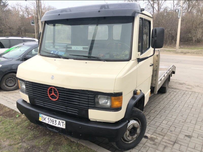 Кабина Mercedes 609 1993 г.  4.0 л дизель Ровно