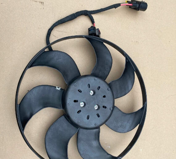 Вентилятор радиатора большой Volkswagen Sharan II 2014 универсал 2.0 Дизель Днепр