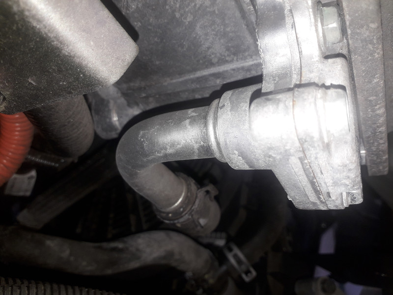 Трубка- патрубок Nissan Leaf  2014 хетчбек 2.2 Электро 