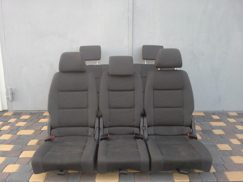 Другий ряд сидіння Volkswagen Touran 2008 г.  2.0 л дизель Львов
