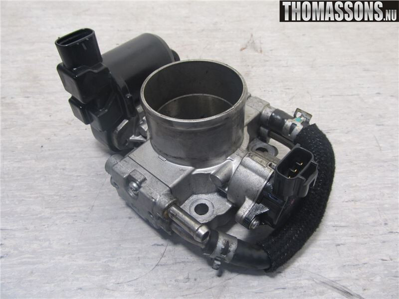 Дроссельная заслонка 26100-26020   Toyota Corolla Verso