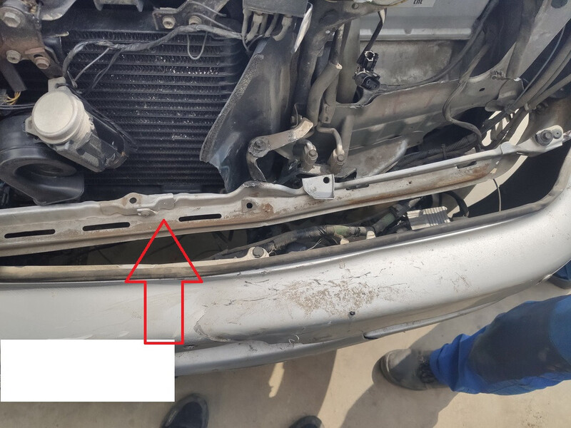 Крепеление верхнее (планка) Lexus LX 470 2005 г.