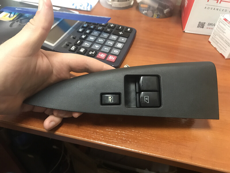 Кнопка стеклоподъемника Nissan Note E11  2011 Бровары
