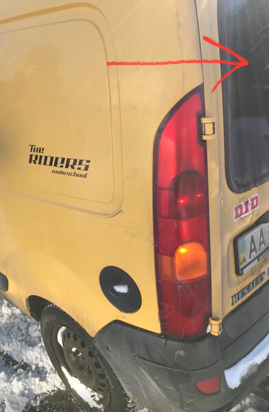 Стекло двери задней левой (распашонка) Renault Kangoo  2007 универсал 1.5 Дизель Киев