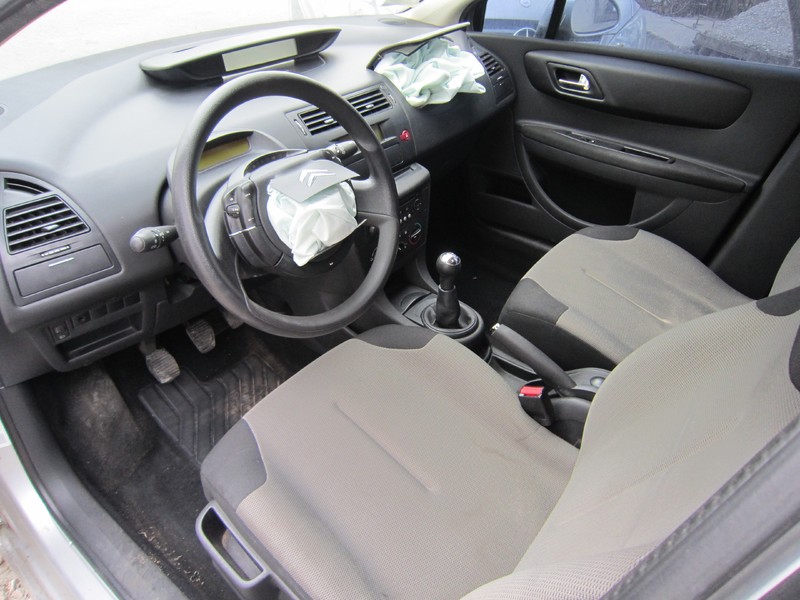 Панель торпеды Citroen C4 хэтчбек 2006 г.  1.6 л бензин Севастополь