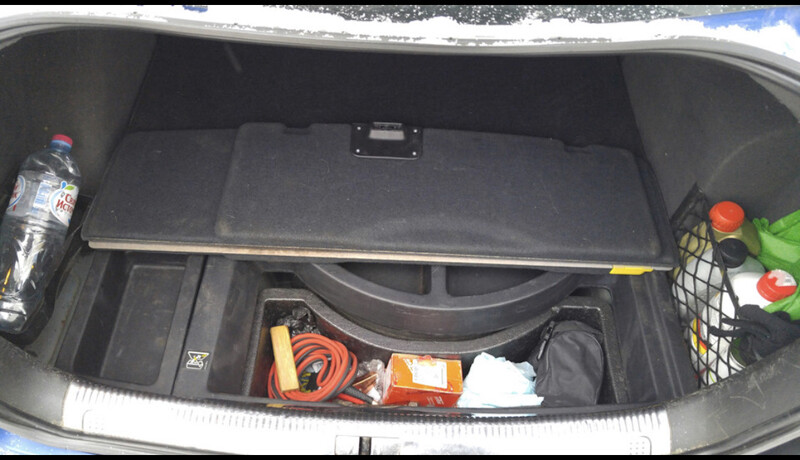 Фальшпол Volkswagen Golf 5 универсал 2005 г.  1.6 л бензин Киев