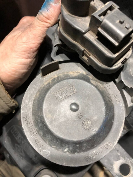 Заглушки фары большая и маленькая Renault Megane 2  2005 