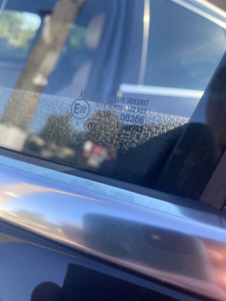 Скло дверей 7P6845021D   Volkswagen Touareg