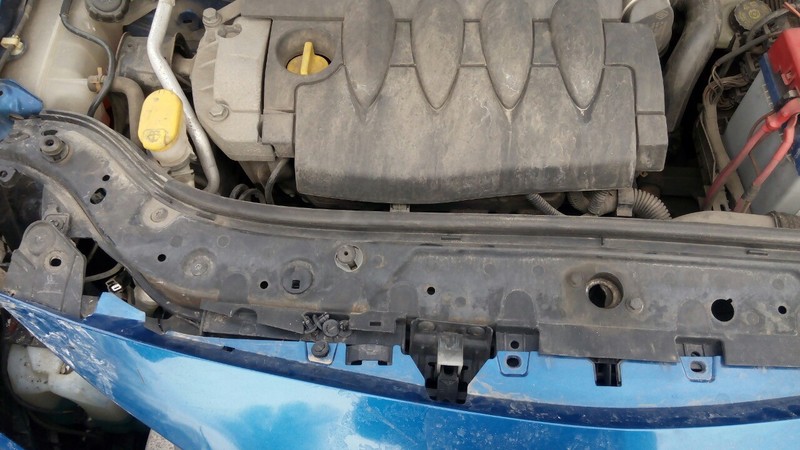Телевизор на Рено мегана 2 2007 год Renault Megane 2 хэтчбек 2007 г.  1.6 л бензин Киев