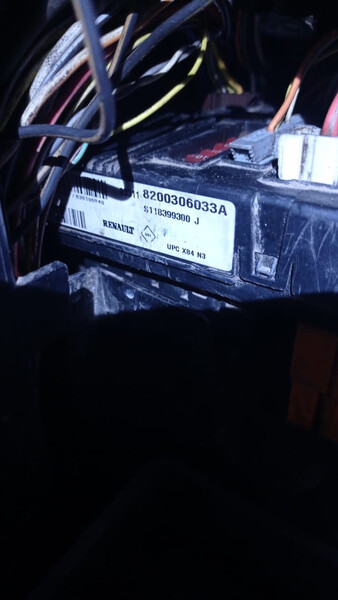 Блок запобіжників Renault Megane 2 хетчбек 2004 р.  1.5 л дизель