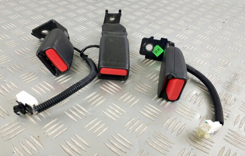 Замки задних ремней безопасности Hyundai i20  2014 хэтчбек 1.2 Бензин Винница