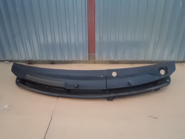 Пластиковая решётка стеклоочистителей(жабо) 55782-02130   Toyota Auris